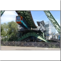 2015-08-30 Wuppertal Schwebebahn Oberbarmen 06.jpg